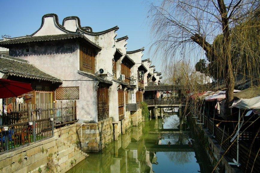 河南一学校火灾致13死 学生：老师让大家穿衣服赶紧跑 逃生时闻到烟味